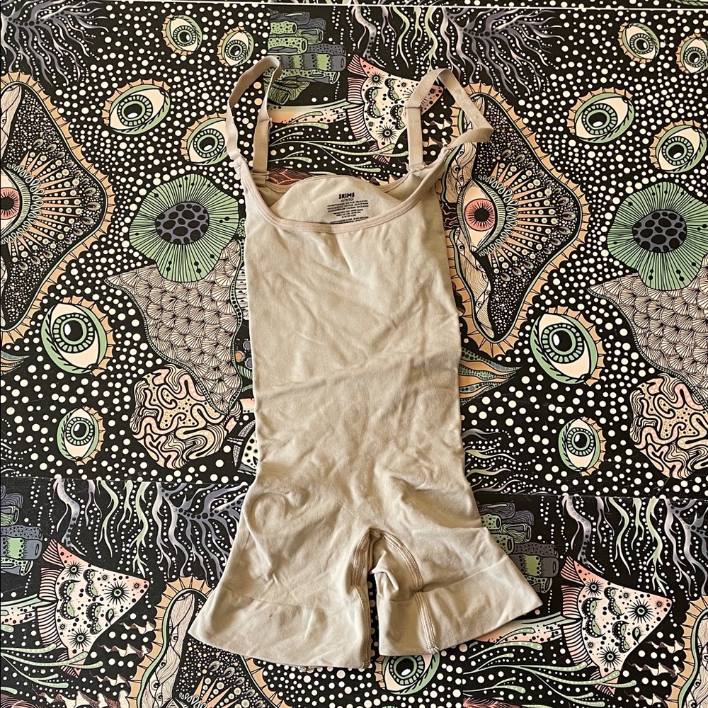 Skims shapewear bodysuit
